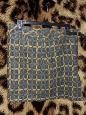 (SIZE 12P) ANN TAYLOR LOFT Wool Blend Check Skirt